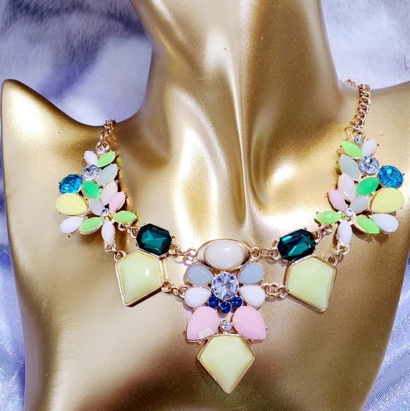 Gold-plated multicolor enamel Crystal chain necklace - Picture 4 of 12